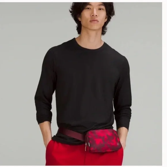 NWT Lululemon New Year Everywhere Belt Bag Rabbit All Over Print Red Mul…